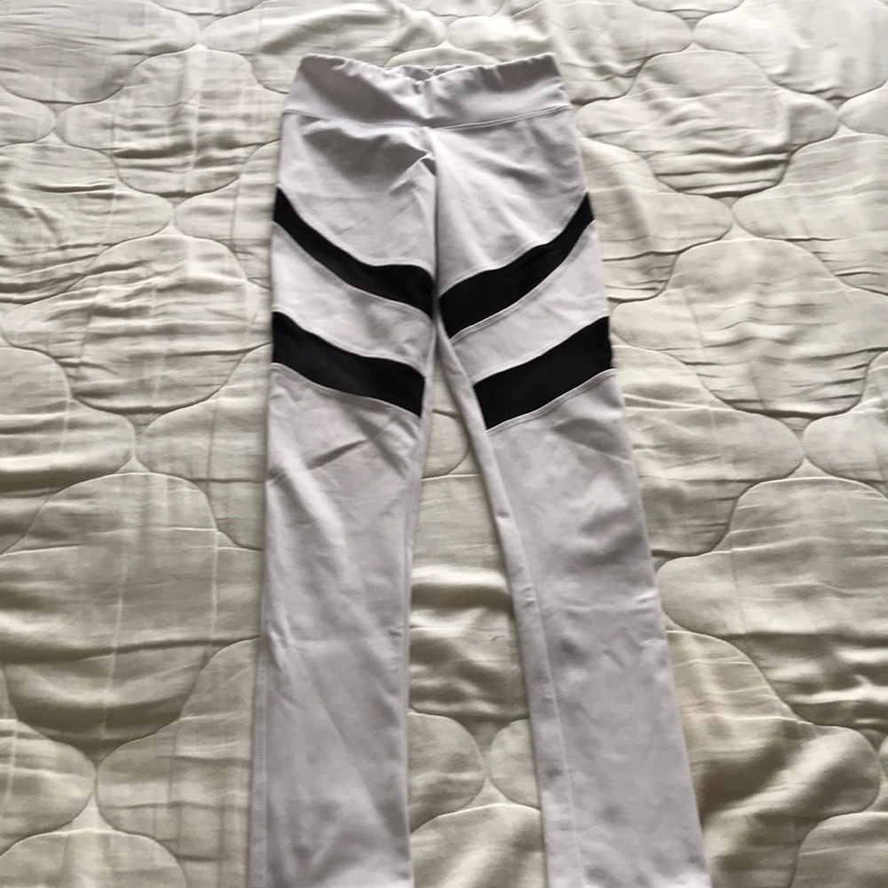 White J Fitness Wear Leggings